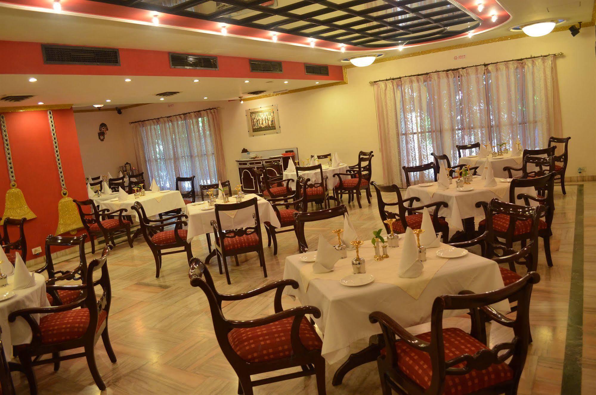 Shri Radha Brij Vasundhara Resort & Spa Govardhan Exterior photo